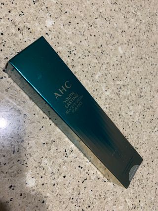 [NEW 탄력유턴 아이크림] AHC 유스 래스팅 리얼 아이크림 포 페이스 — 4.5점을 준 리뷰어가 2021년 2월 올린 사용 사진