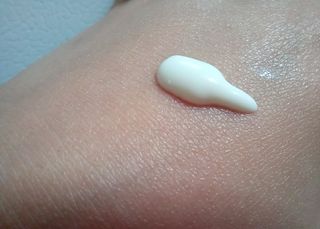 프리마인 선크림만 바꿨을 뿐인데 매일 물 2L챙겨먹고 기초케어 완벽하게 한 물빛피부 완성,셀라브UV프로텍터 — 4.5점을 준 리뷰어가 2023년 7월 올린 사용 사진