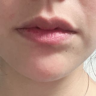 [후르디아] 올리브영 꿀과즙 립밤 2종 (블루베리/석류) — 5점을 준 리뷰어가 2022년 10월 올린 사용 사진
