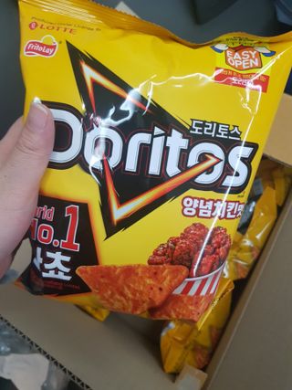 롯데제과 도리토스 양념치킨맛 — 5점을 준 리뷰어가 2021년 4월 올린 사용 사진