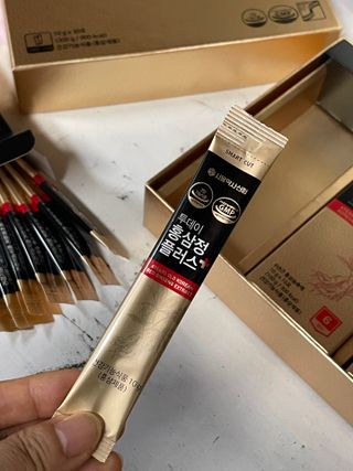 서울약사신협_투데이홍삼정플러스스틱_10g x 30포 — 5점을 준 리뷰어가 2021년 6월 올린 사용 사진