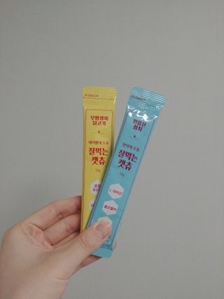 페페로니 잘 먹는 캣츄 - 무항생제 닭고기 12개 + 원양선 참치 12개 — 5점을 준 리뷰어가 2021년 8월 올린 사용 사진
