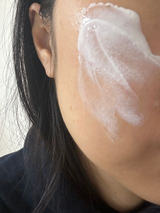 [스킨1004] 마다가스카르 센텔라 히알루-시카 워터핏 선세럼 50ml — 5점을 준 리뷰어가 2024년 5월 올린 사용 사진
