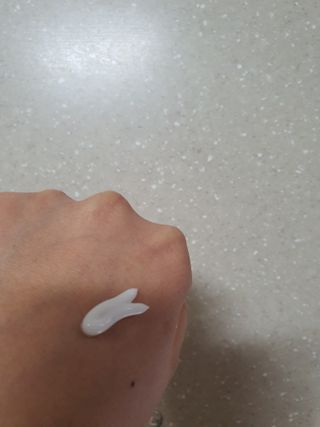 셀프 모이스처라이징 프로텍션 크림 셀프 모이스처라이징 프로텍션크림 — 5점을 준 리뷰어가 2022년 3월 올린 사용 사진