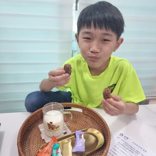 델리스 오트 밀키 초콜릿 바 — 5점을 준 리뷰어가 2022년 5월 올린 사용 사진