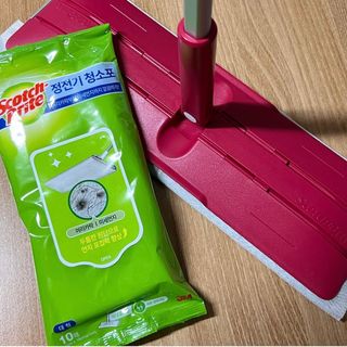 3M 스카치브라이트 비마마젠타 밀대걸레 세트+ PET 정전기청소포 대형 30매 — 5점을 준 리뷰어가 2023년 7월 올린 사용 사진