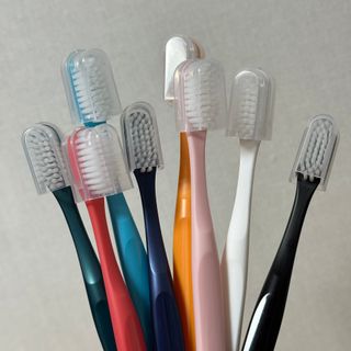 펙트럼 안티박 프리미엄 칫솔 8개입 — 5점을 준 리뷰어가 2023년 12월 올린 사용 사진