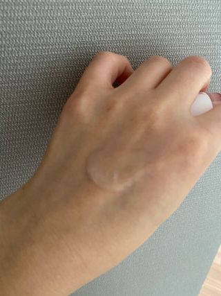 아이앤립 / EYENLIP 아이앤립 연어오일 리바이탈라이징 앰플 — 5점을 준 리뷰어가 2021년 3월 올린 사용 사진