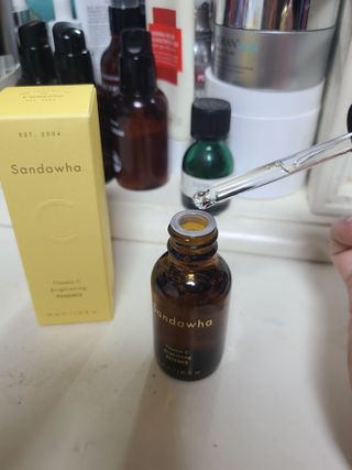 스킨큐어 산다화 비타민c 화이트닝 에센스 30ml — 5점을 준 리뷰어가 2023년 10월 올린 사용 사진