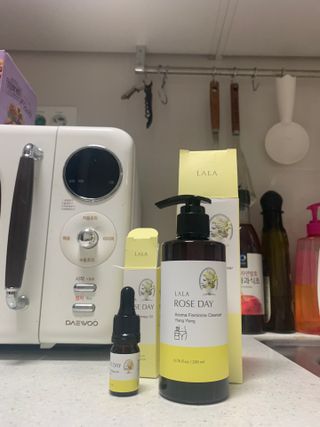 라라로즈데이 시즌2 여성청결제 200ml 아로마 페미민 클렌저, 독일더마인증 — 5점을 준 리뷰어가 2021년 9월 올린 사용 사진