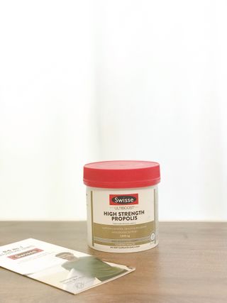 Swisse 스위스 고함량 프로폴리스 2,000mg 210정 — 5점을 준 리뷰어가 2021년 12월 올린 사용 사진
