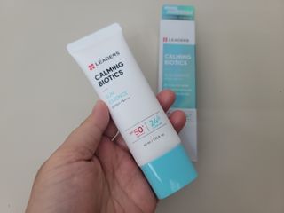 리더스코스메틱 리더스 카밍 바이오틱스 선 에센스 SPF 50+ PA++++ — 5점을 준 리뷰어가 2022년 8월 올린 사용 사진