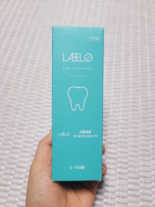 치과에서 쓰는 치약 _ 라벨제로 저불소 꼬마, 키즈, 유아, 베이비, 주니어 안전한 어린이치약 — 5점을 준 리뷰어가 2022년 10월 올린 사용 사진