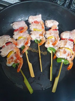 [다물꼬치] 삼겹새우롤꼬치 5개입 350g  + 데리야끼소스 120g + 매운고추소스 120g — 5점을 준 리뷰어가 2021년 10월 올린 사용 사진