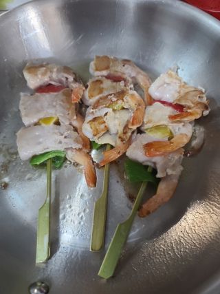 [다물꼬치] 삼겹새우롤꼬치 5개입 350g  + 데리야끼소스 120g + 매운고추소스 120g — 5점을 준 리뷰어가 2021년 11월 올린 사용 사진