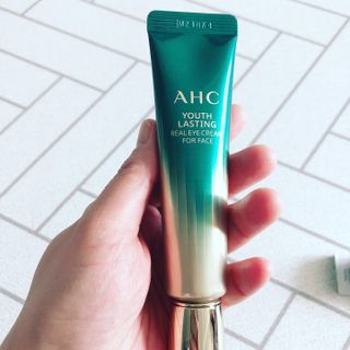 [NEW 탄력유턴 아이크림] AHC 유스 래스팅 리얼 아이크림 포 페이스 — 5점을 준 리뷰어가 2021년 3월 올린 사용 사진