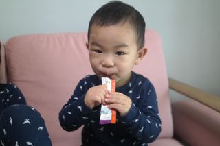 베거스코리아 [콜리케어] 키즈 홍삼콜리 딸기맛 14포 — 3.5점을 준 리뷰어가 2021년 5월 올린 사용 사진
