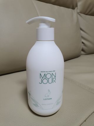 토박스코리아 몽쥬르 유아 로션 300ml — 4점을 준 리뷰어가 2021년 4월 올린 사용 사진