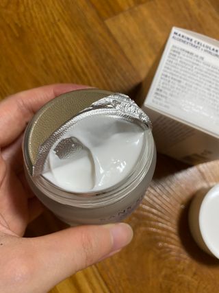 산수시 아쿠아 베네핏 24h 수부지 물광 속건조 수분크림 50ml — 5점을 준 리뷰어가 2021년 7월 올린 사용 사진