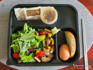 참살이도시락 작심삼일 샐러드도시락 3개 맛보기 새벽배송 또는 택배배송 — 3점을 준 리뷰어가 2021년 9월 올린 사용 사진