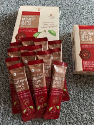 자연에온 가득담은 몽모랑시 타트체리 콜라겐 젤리스틱 — 4점을 준 리뷰어가 2021년 1월 올린 사용 사진