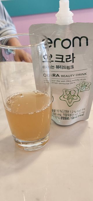 [이롬] 오크라 마시는 뷰티드링크 100mL x 20입 — 5점을 준 리뷰어가 2022년 7월 올린 사용 사진