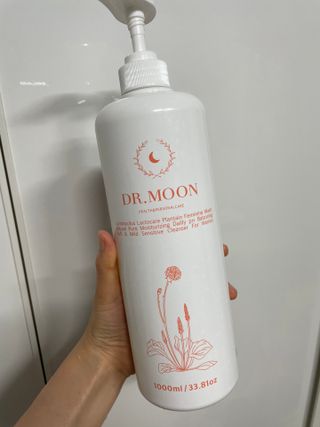 프리[닥터문] 유산균 락토케어 질경초 여성청결제 1000ml (젤타입) — 5점을 준 리뷰어가 2022년 6월 올린 사용 사진