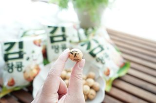 오리온 오징어땅콩의 짭짤고소 신제품, 구운김땅콩 — 5점을 준 리뷰어가 2022년 5월 올린 사용 사진