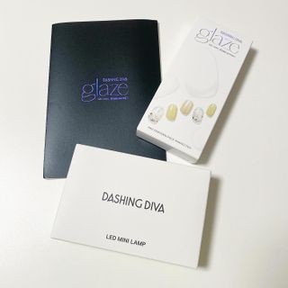 데싱디바 글레이즈 젤네일 스노쿨링 네일_5종 중 택 1 — 5점을 준 리뷰어가 2021년 8월 올린 사용 사진