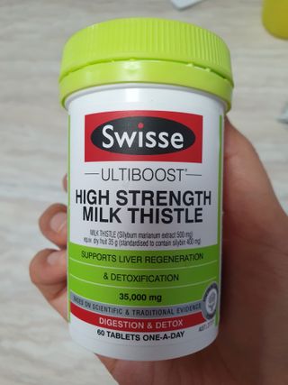 Swisse 스위스 고함량 밀크씨슬 35,000mg 60정 — 5점을 준 리뷰어가 2021년 11월 올린 사용 사진