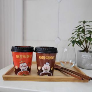 유비쿡 컵떡볶이 매운컵떡볶이2개/ 짜장컵떡볶이 2개  총 4개세트 — 3점을 준 리뷰어가 2021년 4월 올린 사용 사진