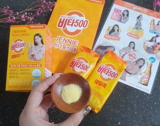 [광동제약] 비타500데일리스틱 제니 에디션60포&굿즈3종 — 5점을 준 리뷰어가 2021년 10월 올린 사용 사진
