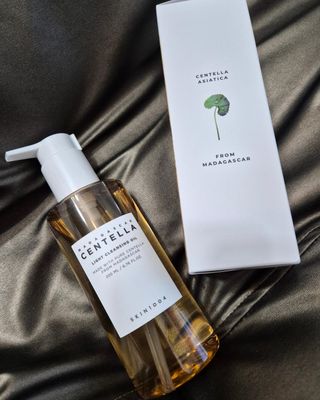 스킨1004 [SKIN1004] 마다가스카르 센텔라 라이트 클렌징 오일 200ml — 5점을 준 리뷰어가 2024년 7월 올린 사용 사진