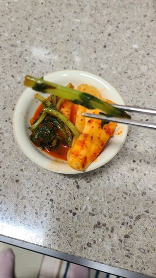 셰프애찬 알타리김치 총각김치 1kg — 4.5점을 준 리뷰어가 2022년 10월 올린 사용 사진