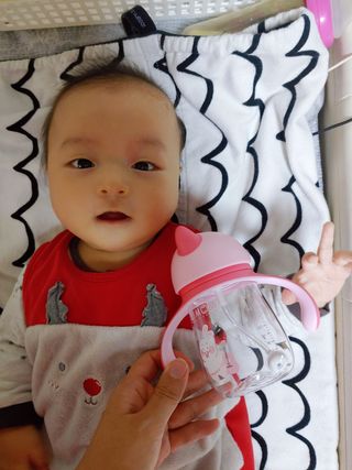 유비맘 트라이탄 코니빨대컵_컬러 랜덤 발송 — 5점을 준 리뷰어가 2021년 1월 올린 사용 사진