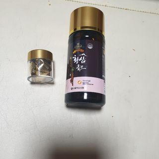 서울약사신협_프리미엄황삼골드_3.75g x 12환+75mgx12병 — 5점을 준 리뷰어가 2021년 1월 올린 사용 사진