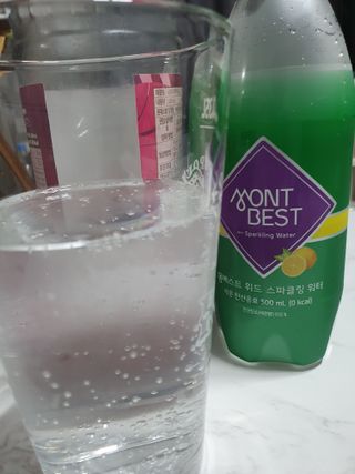 몽베스트 Montbest with Sparkling water Lemon OR Lime 20병(랜덤) — 5점을 준 리뷰어가 2021년 10월 올린 사용 사진