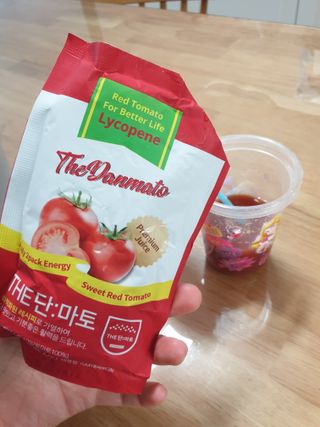 제이제이바이오 더단마토 프리미엄주스 100ml 30팩입 - 무설탕 스테비아 토마토즙 — 5점을 준 리뷰어가 2021년 11월 올린 사용 사진