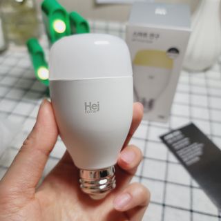 헤이홈 LED전구 화이트 스마트 전구 wifi 연결 스마트폰 연동 음성제어 원격제어 — 5점을 준 리뷰어가 2021년 5월 올린 사용 사진