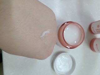 아이앤립 / EYENLIP 아이앤립 연어오일 리바이탈라이징 토너+앰플+크림 3종 세트 — 4점을 준 리뷰어가 2021년 6월 올린 사용 사진