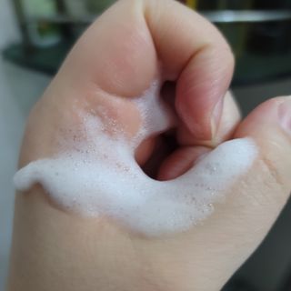 헤어플러스 콴디 아침세안제 폼클렌징 퓨어 어니스티 모닝클렌저 — 5점을 준 리뷰어가 2021년 4월 올린 사용 사진