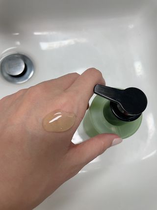 프리마인 메이크업과 들뜨는 각질까지 한방에 깐달걀로! 순하기까지한 셀베이스 그린티클렌저(200ml) — 5점을 준 리뷰어가 2023년 3월 올린 사용 사진