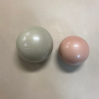 트라택 쿠셔닝 웨이트볼 0.5kg + 1kg SET — 5점을 준 리뷰어가 2022년 4월 올린 사용 사진
