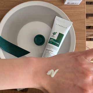 랑벨 랑바이오 블랙 시카 크림 50ml(블랙비 프로폴리스, 시카 4종, 판테놀 10 함유) — 4점을 준 리뷰어가 2022년 4월 올린 사용 사진