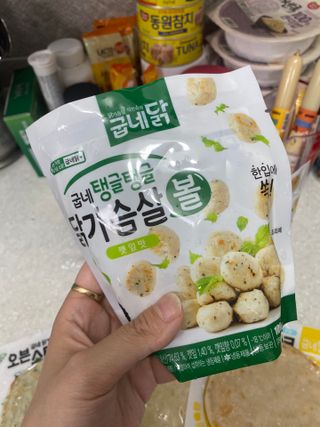 굽네몰 [굽네] 탱글탱글 닭가슴살볼 3종, 닭가슴살 오븐 스테이크 3종 — 5점을 준 리뷰어가 2021년 5월 올린 사용 사진