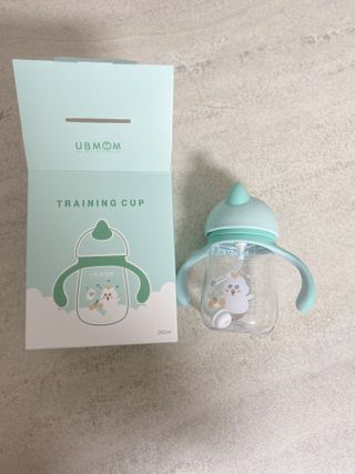 유비맘 트라이탄 코니빨대컵_컬러 랜덤 발송 — 3.5점을 준 리뷰어가 2021년 1월 올린 사용 사진