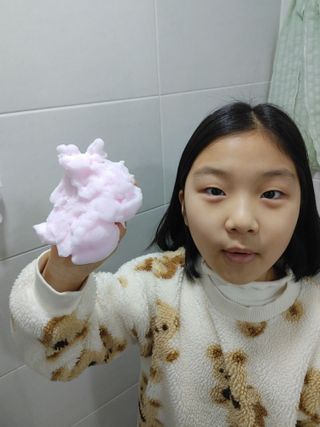 주식회사 권브라더스 [권브라더스] 목욕놀이 필수템, 핑키공주 유아버블클렌저 300ml 대용량 몽글몽글 구름 속 딸기향 — 5점을 준 리뷰어가 2022년 1월 올린 사용 사진