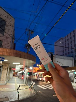 리더스코스메틱 리더스 카밍 바이오틱스 선 에센스 SPF 50+ PA++++ — 4점을 준 리뷰어가 2022년 7월 올린 사용 사진