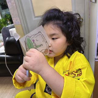워터멜론컴퍼니 슈링코 페이퍼 3개 Set / 슈링클스 호환 종이 키링 만들기 미술놀이 재료 키트 — 4점을 준 리뷰어가 2022년 11월 올린 사용 사진
