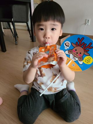 [몸엔용] 아이가 먹는 달콤 국산녹용 키엔용 비타  80ml x 10포 — 5점을 준 리뷰어가 2021년 7월 올린 사용 사진